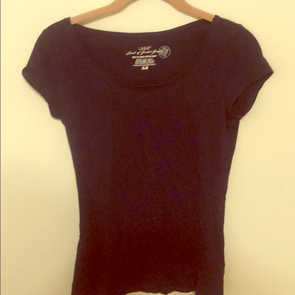 H&M woman’s small T-shirt